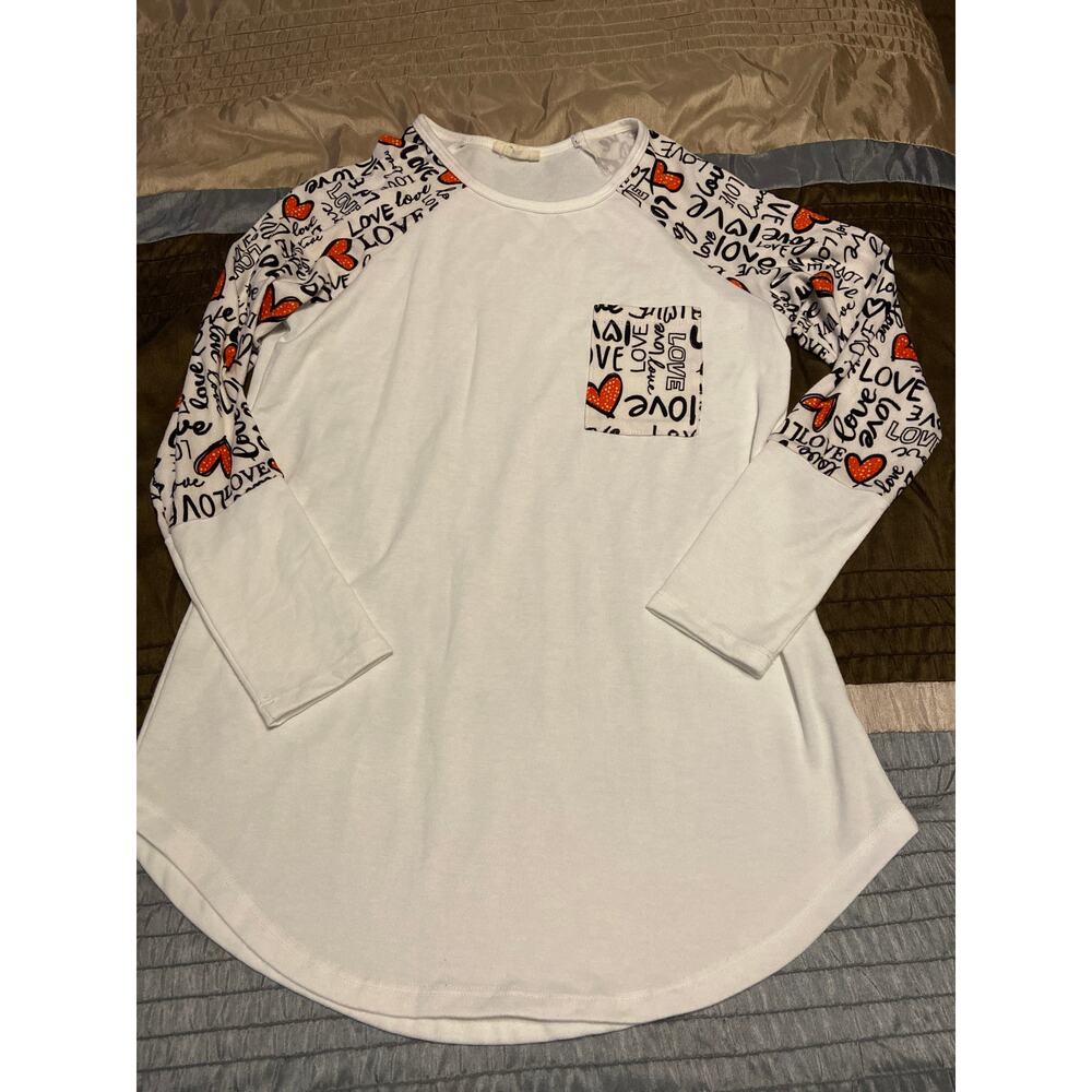 Be Stage white love heart graffiti sleave sweater Size Small (S)